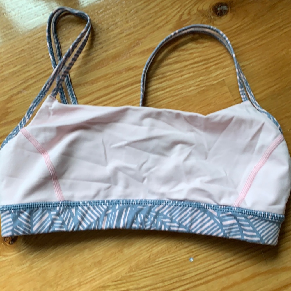 Lululemon sports bra